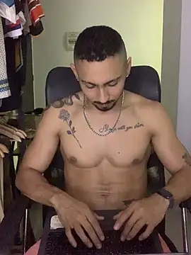 NicolasChest_xxx live
