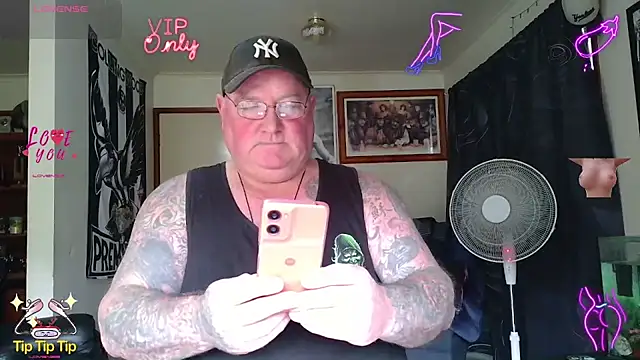 KINKYBLUEYES69 live