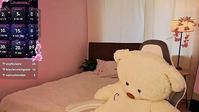 EvaHamilton live