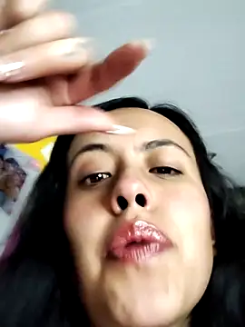 Queen_Ashly live