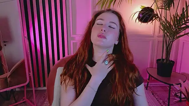 ChloeAster live