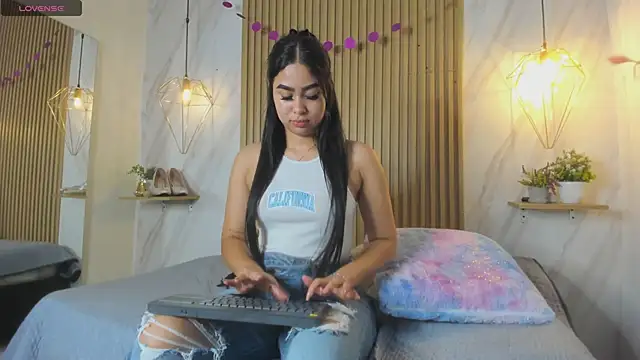 Chloe_moon1 live
