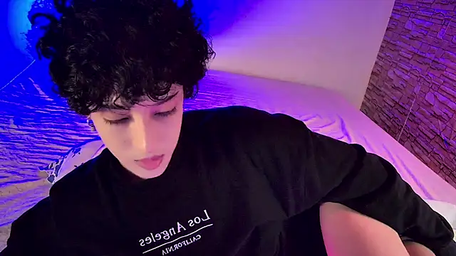 xFemboyToy live