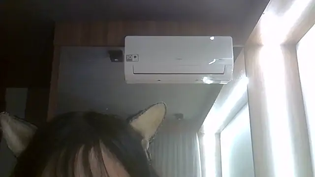SkinnyKitten live