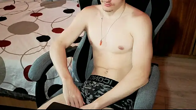 BradyFlint live