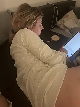 Napalonablondi98 live