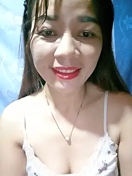 Yiyi102300 live