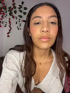 Daphnne_Curly live