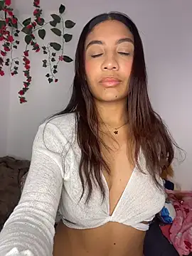 Daphnne_Curly live