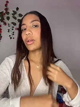 Daphnne_Curly live