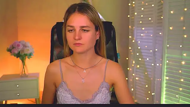 DeboraLarson live