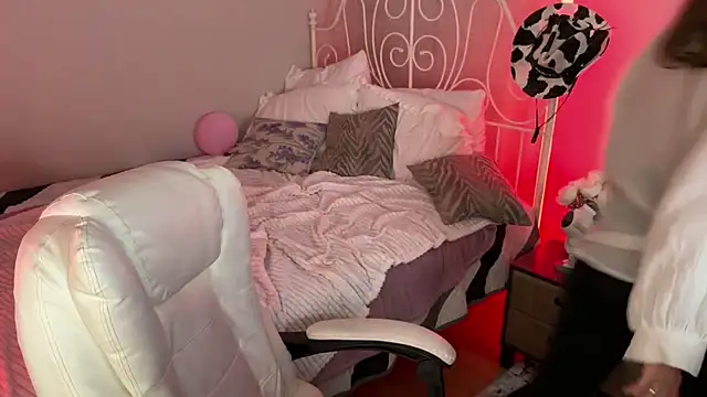 Tiana_Belle live