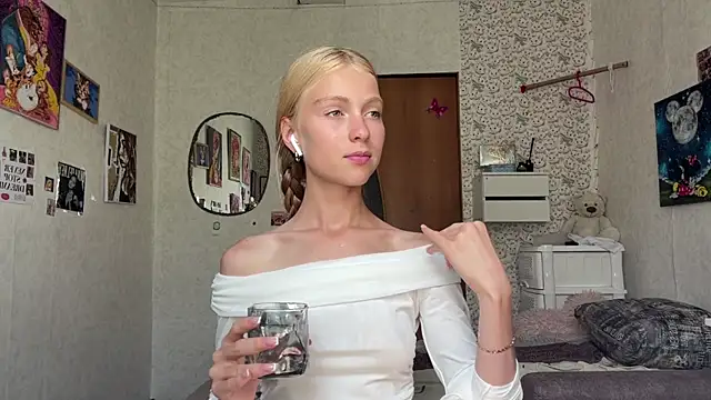 AliceGilbert_ live