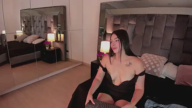 Ashly_bloom_ live
