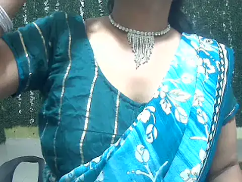 Ruhi_Hotty live