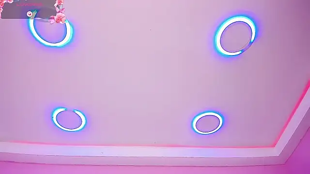 Lexxy_Mattell live