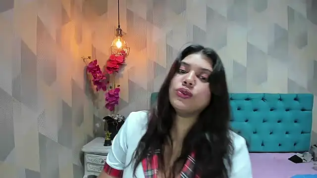 LindaBreeS live