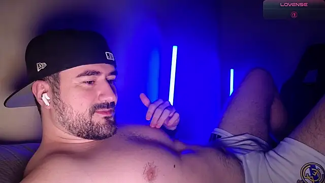 DominantTheo live