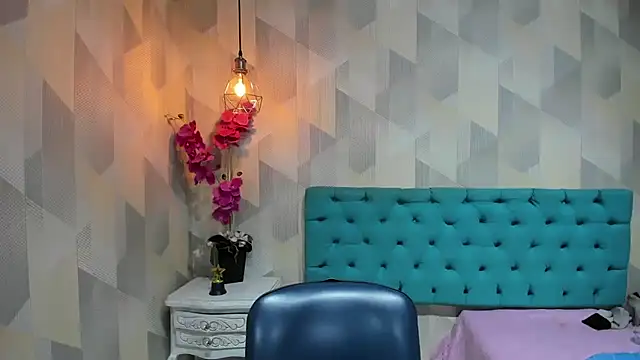LindaBreeS live