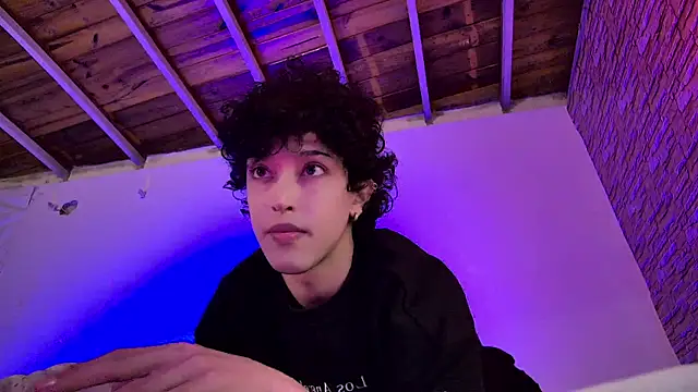 xFemboyToy live