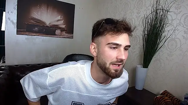 KyloEast live