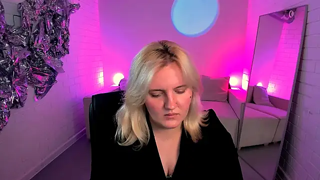 KathyBriggs live