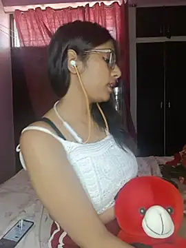 ShanayaRoseXO live