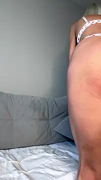 Mia_Roxie live