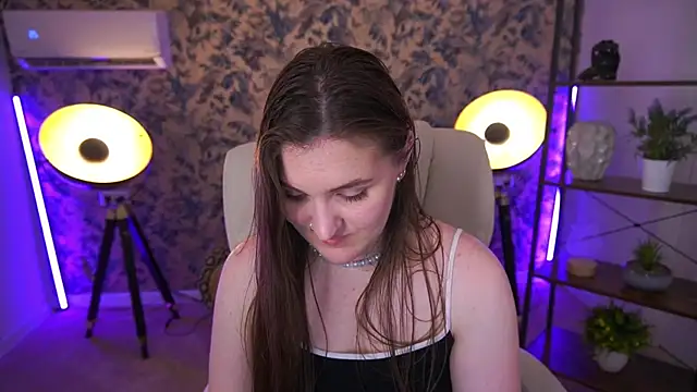 EmmyCharmm live