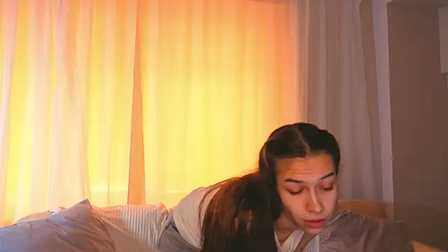 AliciaBrooks live
