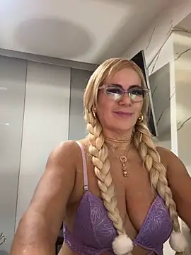 LARIANA_RIVERA23 live