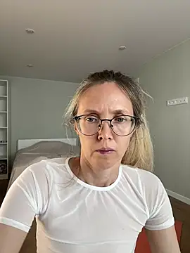 MollyStory live
