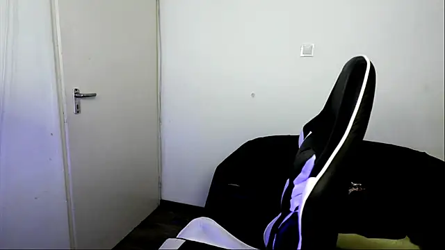 ShyHotNerd live