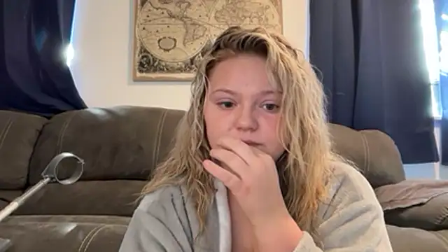 GirlNextDoorAmber live