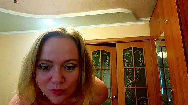 YourQueenX live
