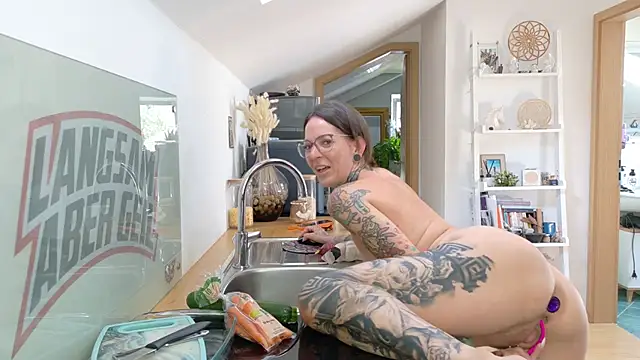 BrownieyQueen live