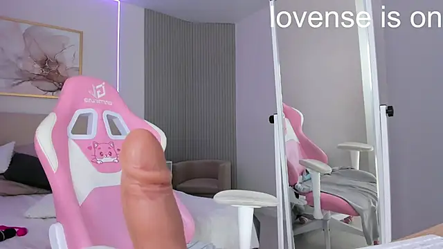 VirginChloe live