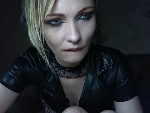 WildMissNiks live