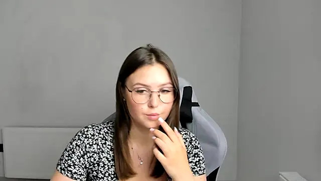 Regina_cute_ live
