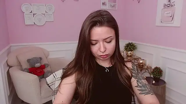 LucySkilar live