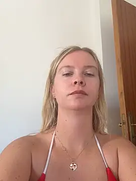 Ellie-rosee live