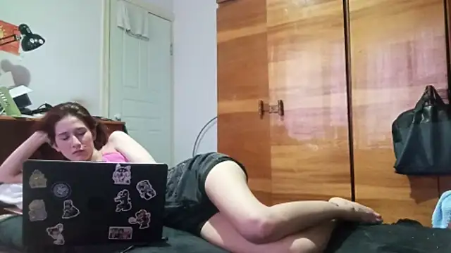 NickiKisinger live