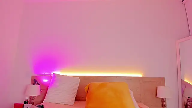 DaphneValucci live