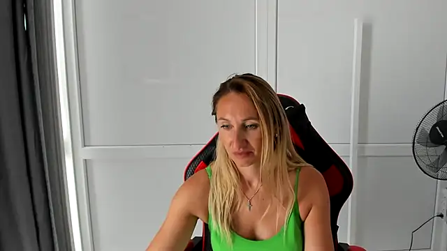 LilyDreamm live