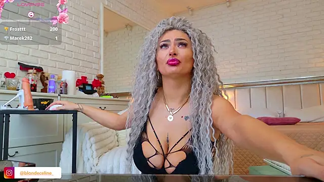 Blonde_Celine live