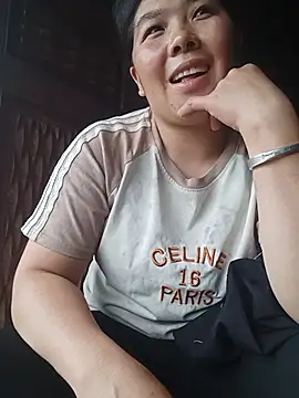 quynhkoolbae live