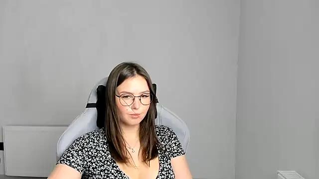 Regina_cute_ live
