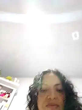 bella-diaz live