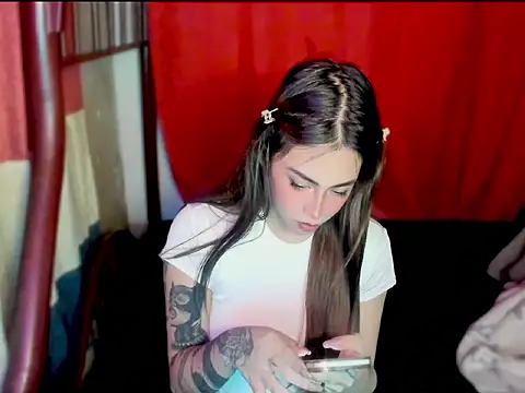 ArianaLore live