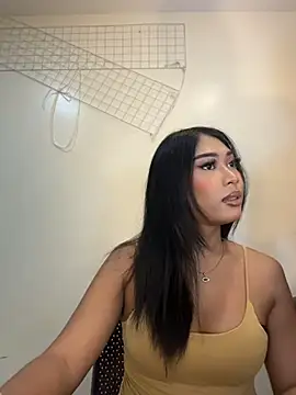 hugecock_tamira live